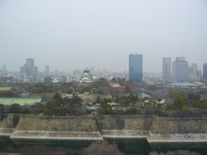 PM2.5にかすむ大阪城が見えました。